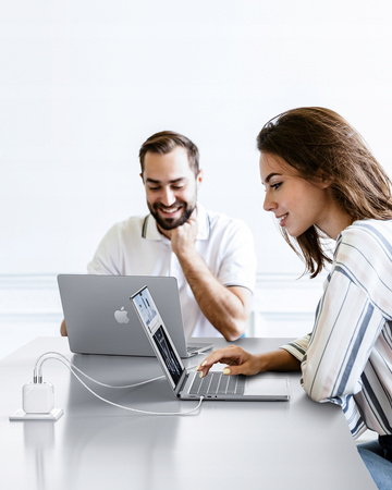 INNOSTYLE SUPER CUBE MOCNA SZYBKA ŁADOWARKA GAN PODRÓŻNA EU US UK AU 4X USB USB-C 100W BIAŁA