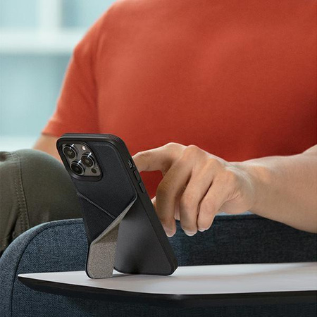 Etui Uniq Transforma na iPhone 14 Magclick Charging - czarne