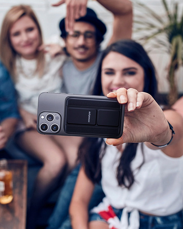 INNOSTYLE POWERMAG 2W1 SZYBKI POWERBANK INDUKCYJNY DO MAGSAFE 10000MAH STOJAK CZARNY