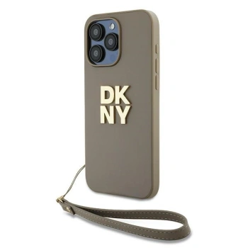 DKNY ETUI HARDCASE DO IPHONE 15 PRO MAX 6.7 Z METALOWYM LOGO I RĘKAWKIEM