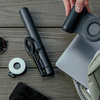 Energea Uchwyt do robienia zdjęć zwbudowanym powerbankiem Magear Magcam Grip czarny/black MagSafe PG-MCG5K-BLK