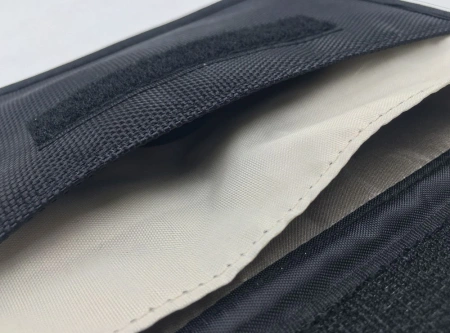 HURTEL ETUI FARADAY DO KLUCZY SAMOCHODOWYCH BLOKUJĄCE FALE RADIOWE 20X11 CM