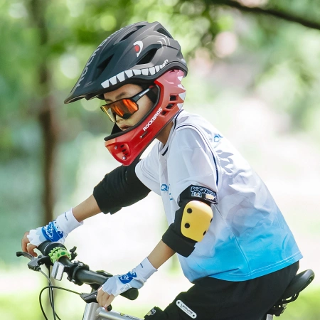 Kask rowerowy Rockbros TT-32005 Shark dziecięcy z odpinaną szczęką rozmiar M (54-58) - czarny