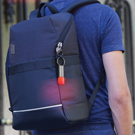 LEXON NOMADAY FLASH BRELOK LED DO KLUCZY Z PODŚWIETLENIEM I ZAWIESZKĄ SZARY