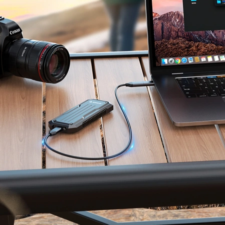 Wzmocniona kieszeń dyskowa Orico OXS2C3-G2 M.2 NVMe/SATA SSD USB-C 3.2 taktyczna - szara
