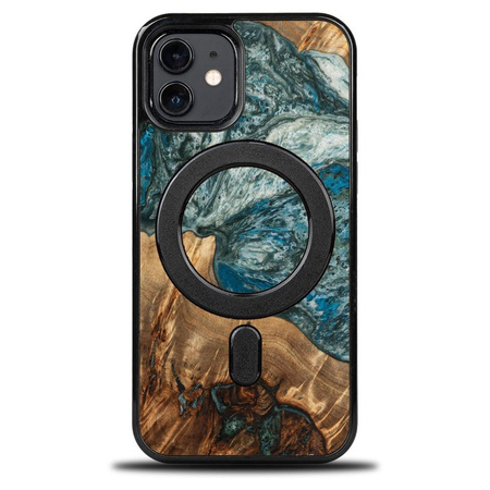 Etui z drewna i żywicy na iPhone 12/12 Pro MagSafe Bewood Unique Planeta Ziemia - niebiesko-zielone