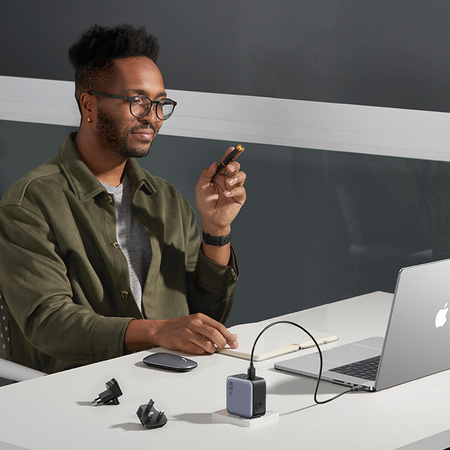 Ugreen szybka ładowarka sieciowa GaN USB / 2xUSB C 65W adapter wtyczka EU / UK / US czarna (CD296)